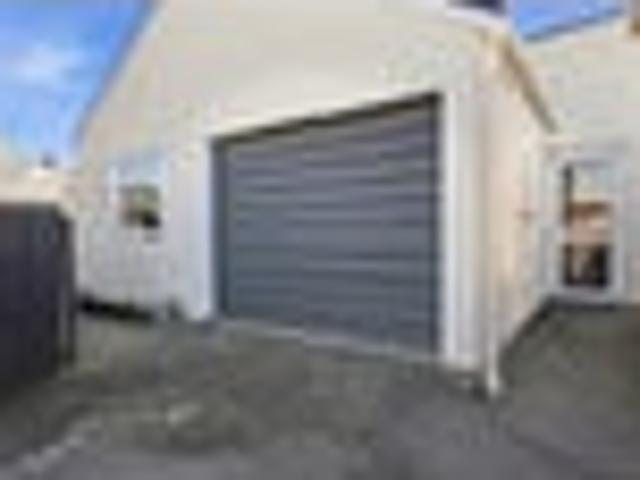 Townhouse for sale in Otakou