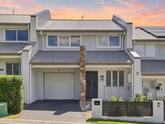 Townhouse for sale in Arcadian Hills, Sydney