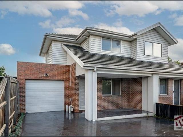 Townhouse for rent in Camerons Creek, Victoria