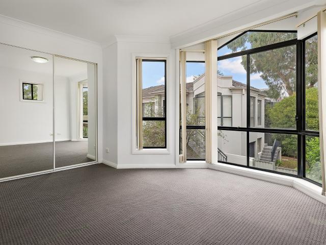Townhouse for sale in Sutherland, New South Wales