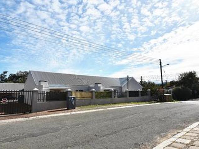 Townhouse for sale in Groot Brak Rivier, Western Cape