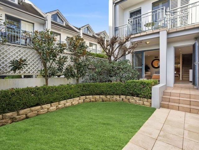Townhouse for rent in Lower North Shore, Sydney