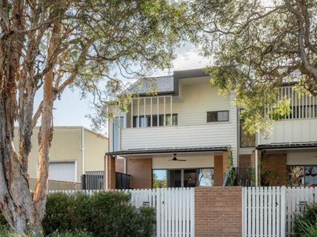 Townhouse for sale in Toombul, Queensland