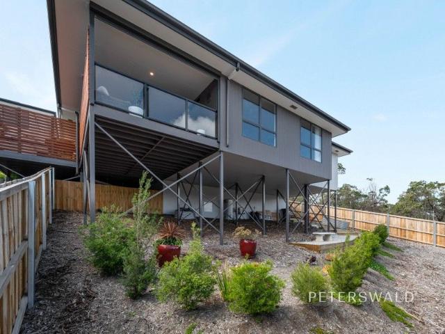 Apartment for sale in Geilston Bay, Tasmania