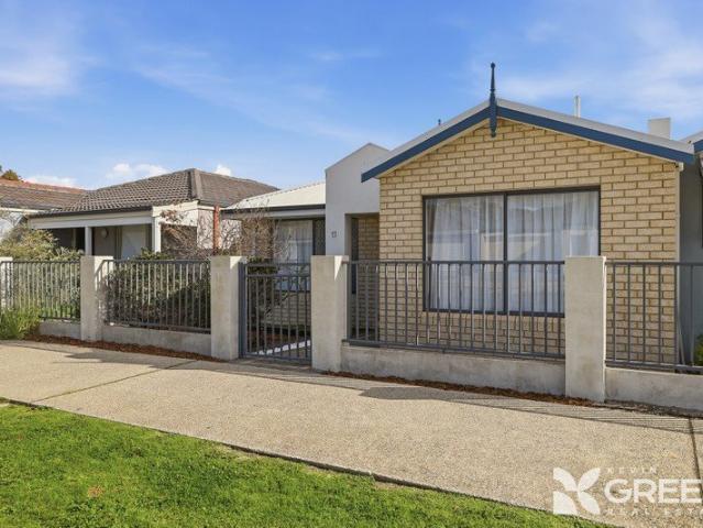 Apartment for sale in Success, Western Australia