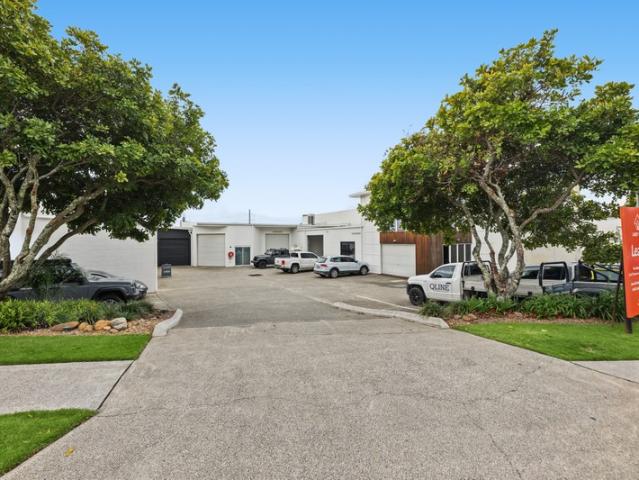 Warehouse for rent in West Burleigh, Gold Coast City