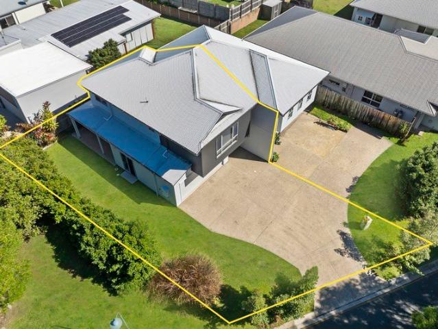 Townhouse for sale in Kings Creek, Queensland