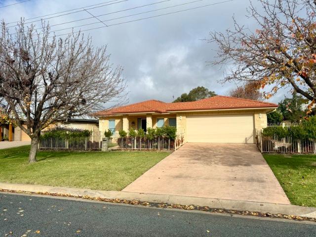 House for sale in Deniliquin, New South Wales