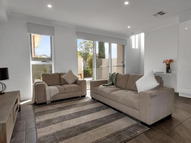 Townhouse for rent in Horseshoe Creek, South Australia