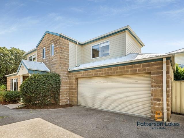 Townhouse for sale in Patterson Lakes, Melbourne