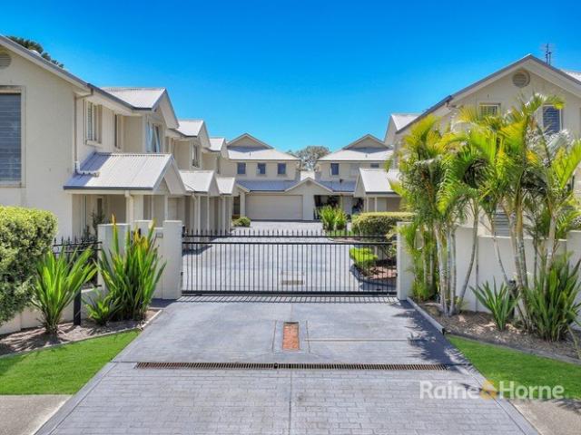 Townhouse for sale in Blackwall, Gosford