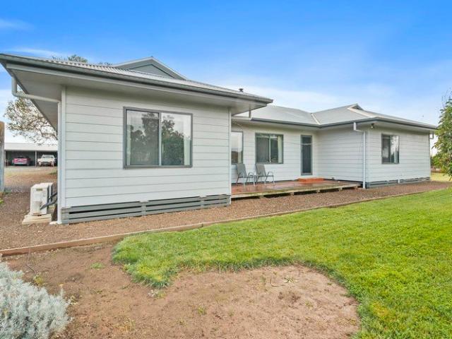 Cottage for sale in Katunga, Victoria