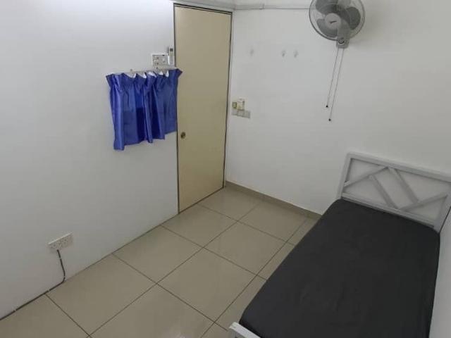 Room for rent in Petaling, Alam Impian