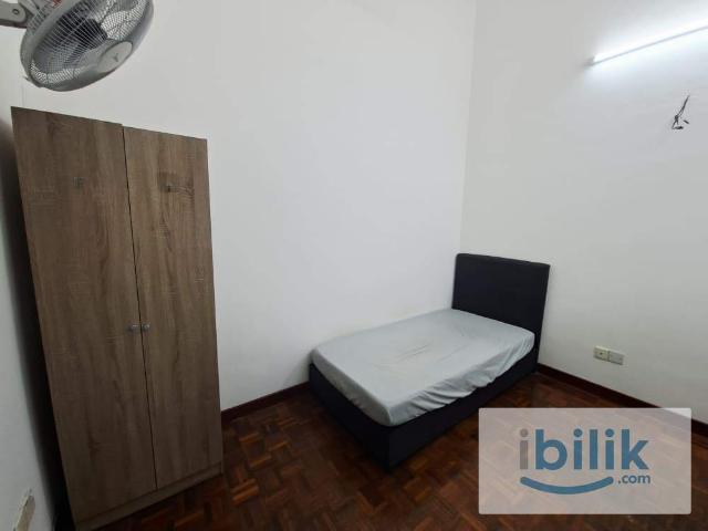 Room for rent in Petaling, Damansara Damai