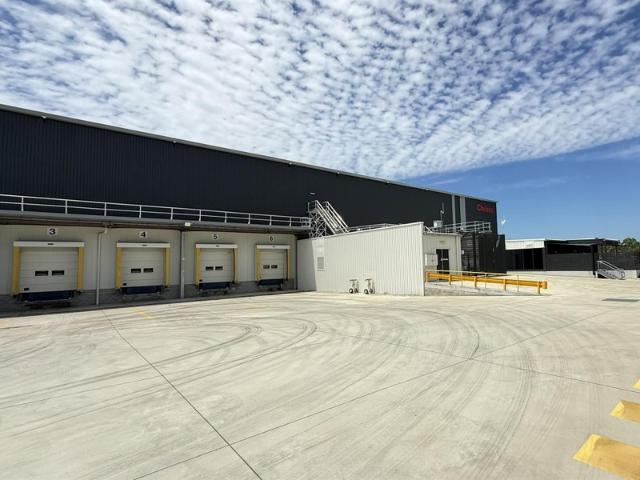 Warehouse for rent in Toombul, Queensland