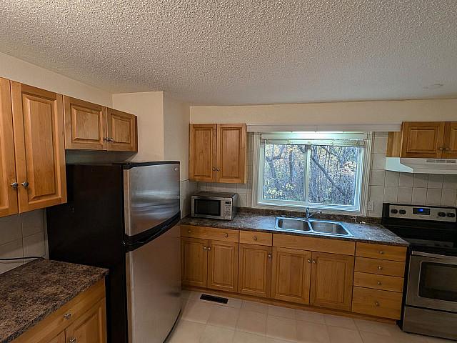 Duplex for rent in Alberta