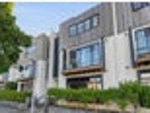 Townhouse for sale in Paremoremo