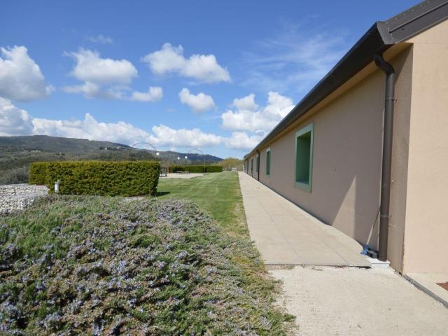 Locale Commerciale in vendita a Marsciano, Umbria