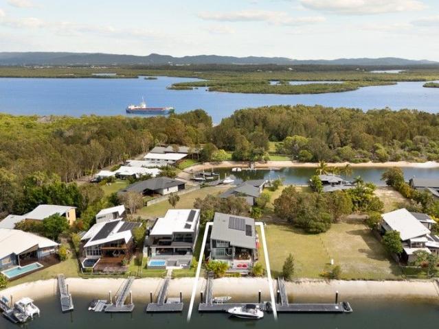House for sale in South Stradbroke, Queensland