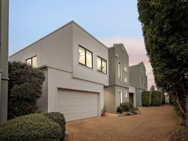Townhouse for sale in Camerons Creek, Victoria