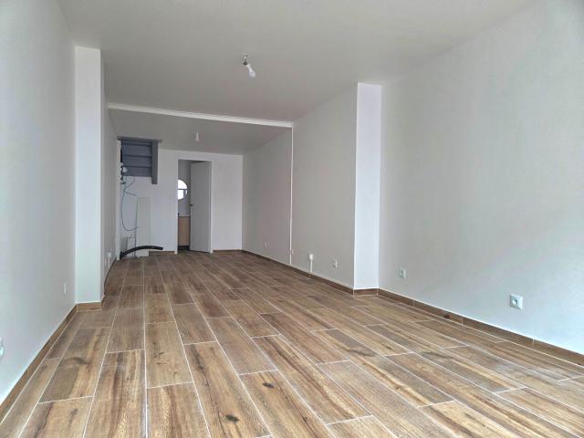 Local Commercial vente à Bernay, Bourg-achard