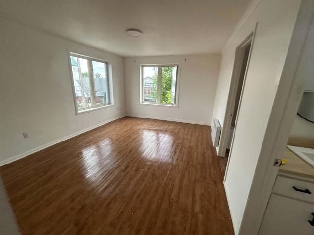 Apartment for rent in Le Val-saint-françois, Quebec