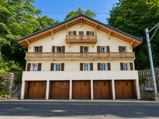 Mehrfamilienhaus kaufen in Ollon (VS), Waadt
