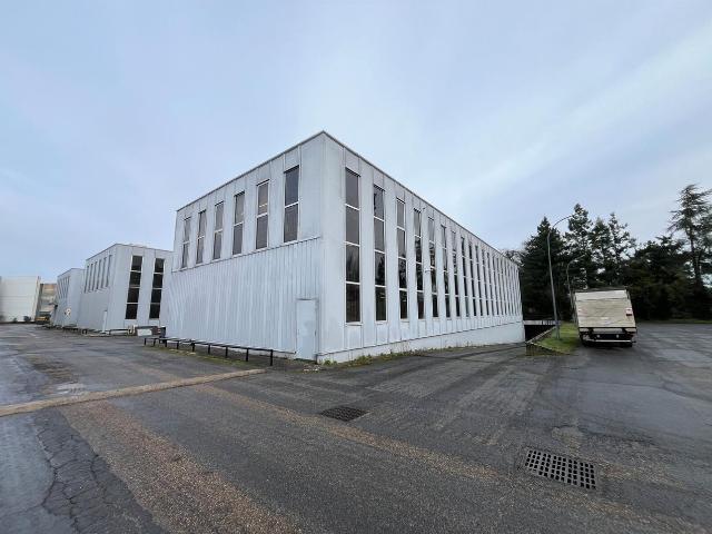 Local Commercial vente à Versailles, Les Loges-en-josas