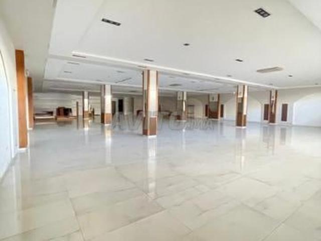 Local commercial location à Rbat