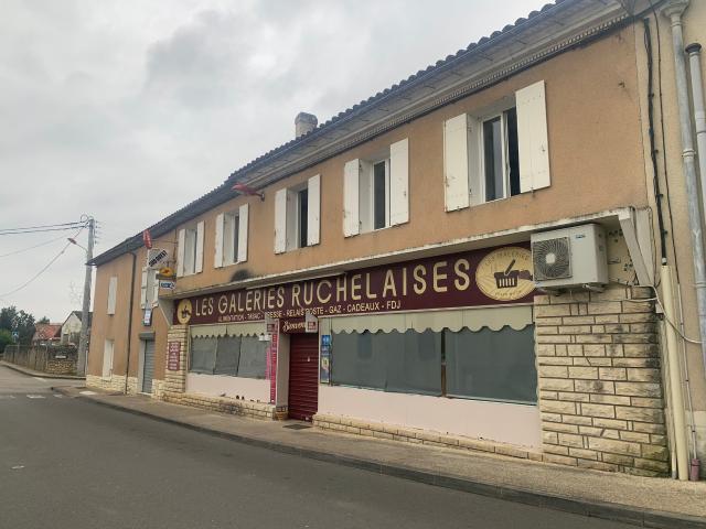 Immeuble vente à Ruch, Le Bourg-Est
