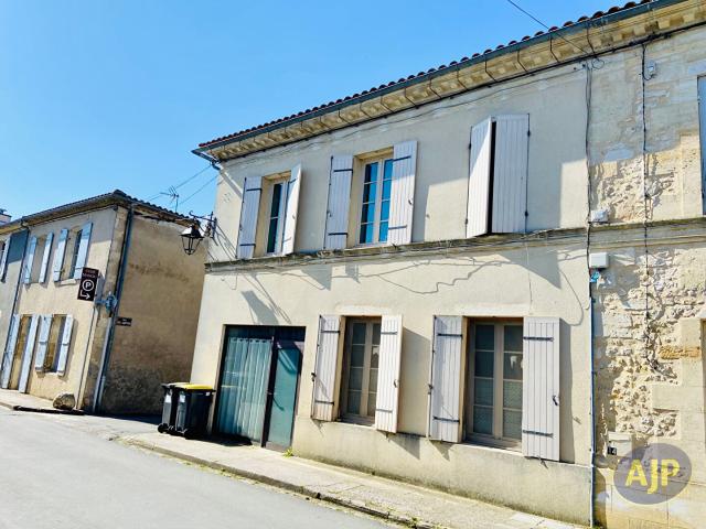 Local Commercial vente à Lesparre-Médoc, Saint-christoly-médoc