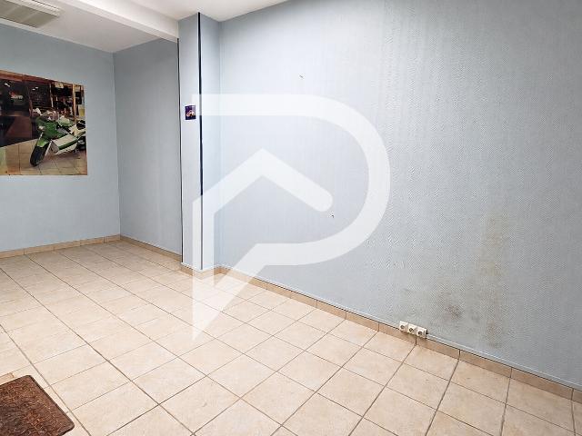 Local Commercial vente à Valenciennes, Denain