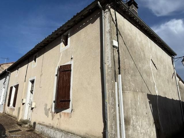Maison vente à Confolens, Condac