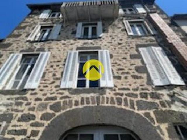 Appartement vente à Saint-Flour, Pierrefort