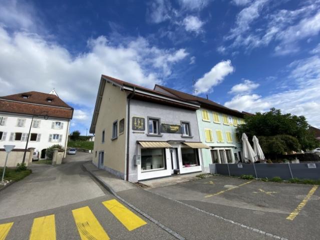 Mehrfamilienhaus kaufen in Alle, Jura