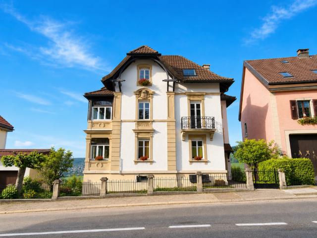 Mehrfamilienhaus kaufen in Le Locle