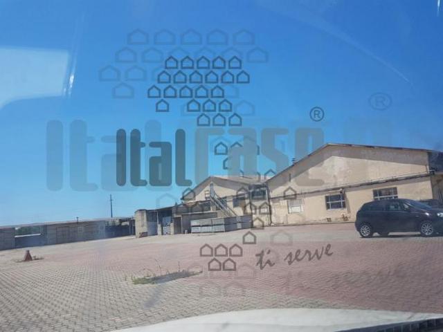 Locale Commerciale in affitto a Brigandì, Milazzo