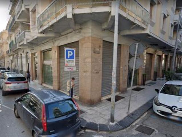 Locale Commerciale in affitto a IV Circoscrizione, Messina
