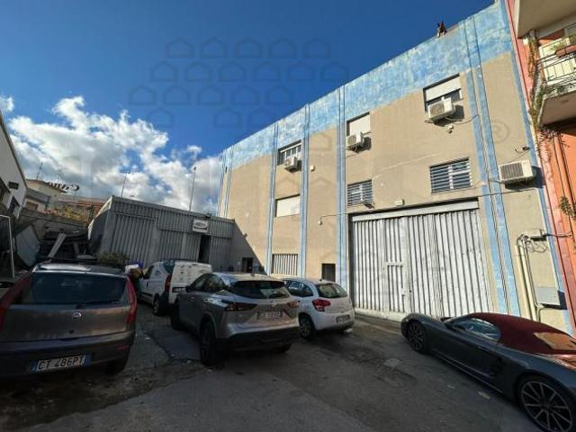 Locale Commerciale in affitto a I Circoscrizione, Messina