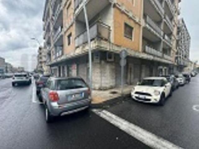 Locale Commerciale in vendita a III Circoscrizione, Messina