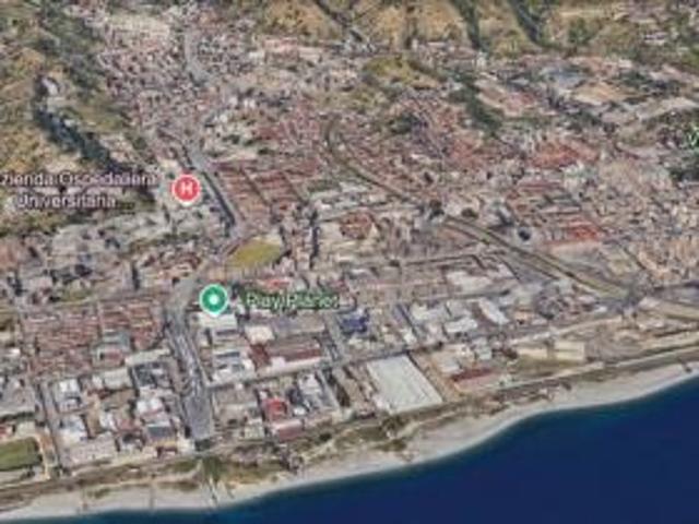 Locale Commerciale in vendita a III Circoscrizione, Messina