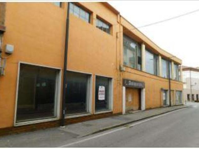 Locale Commerciale in vendita a Castello, Arzignano