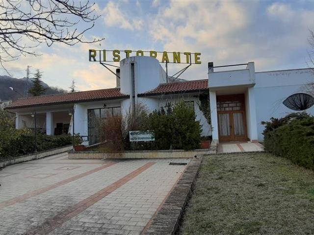 Locale Commerciale in vendita a Civitella Casanova, Abruzzo