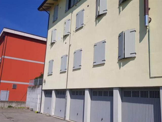Locale Commerciale in vendita a Corniglio, Reggio Emilia