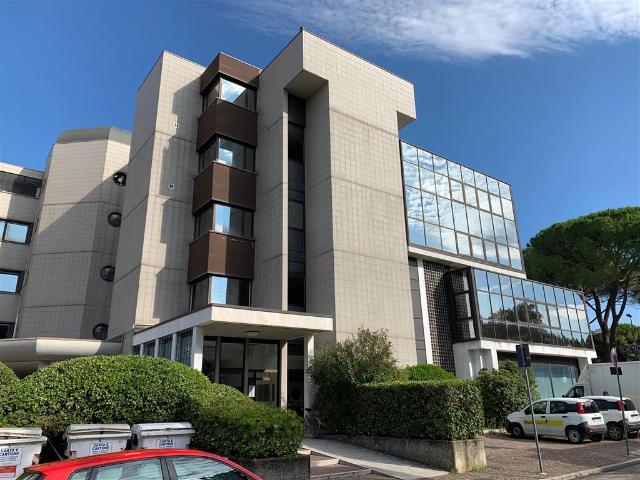 Locale Commerciale in vendita a Sant'Anna / Sveta Ana, Gorizia