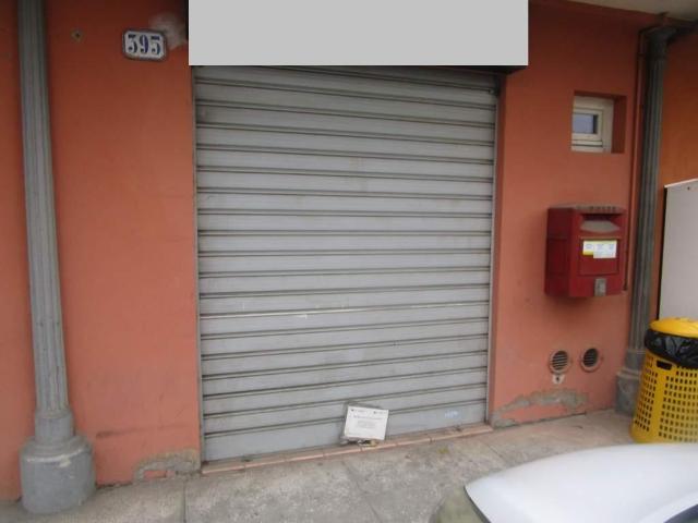 Locale Commerciale in vendita a San Faustino-Madonnina-Quattroville, Modena