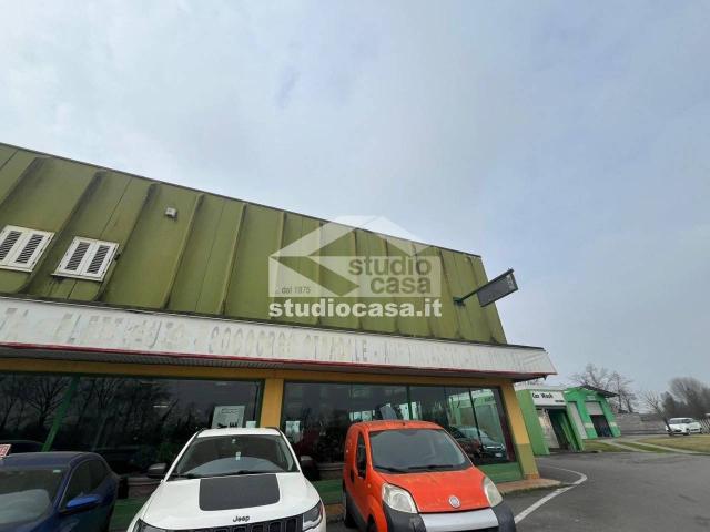 Locale Commerciale in vendita a Mozzanica, Lombardia