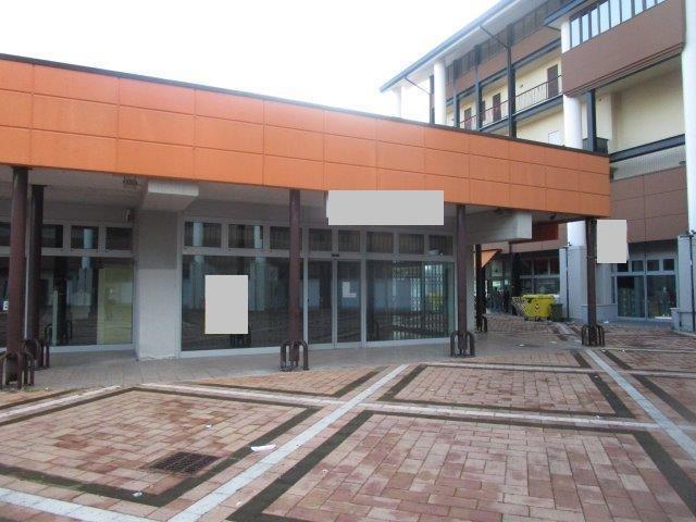 Locale Commerciale in vendita a Suzzara, Mantova