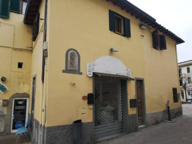Locale Commerciale in vendita a Santa Maria, Campi Bisenzio