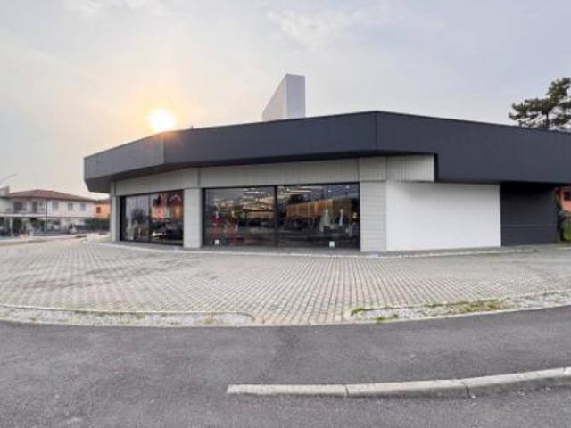 Locale Commerciale in vendita a Bagnolo Mella, Lombardia